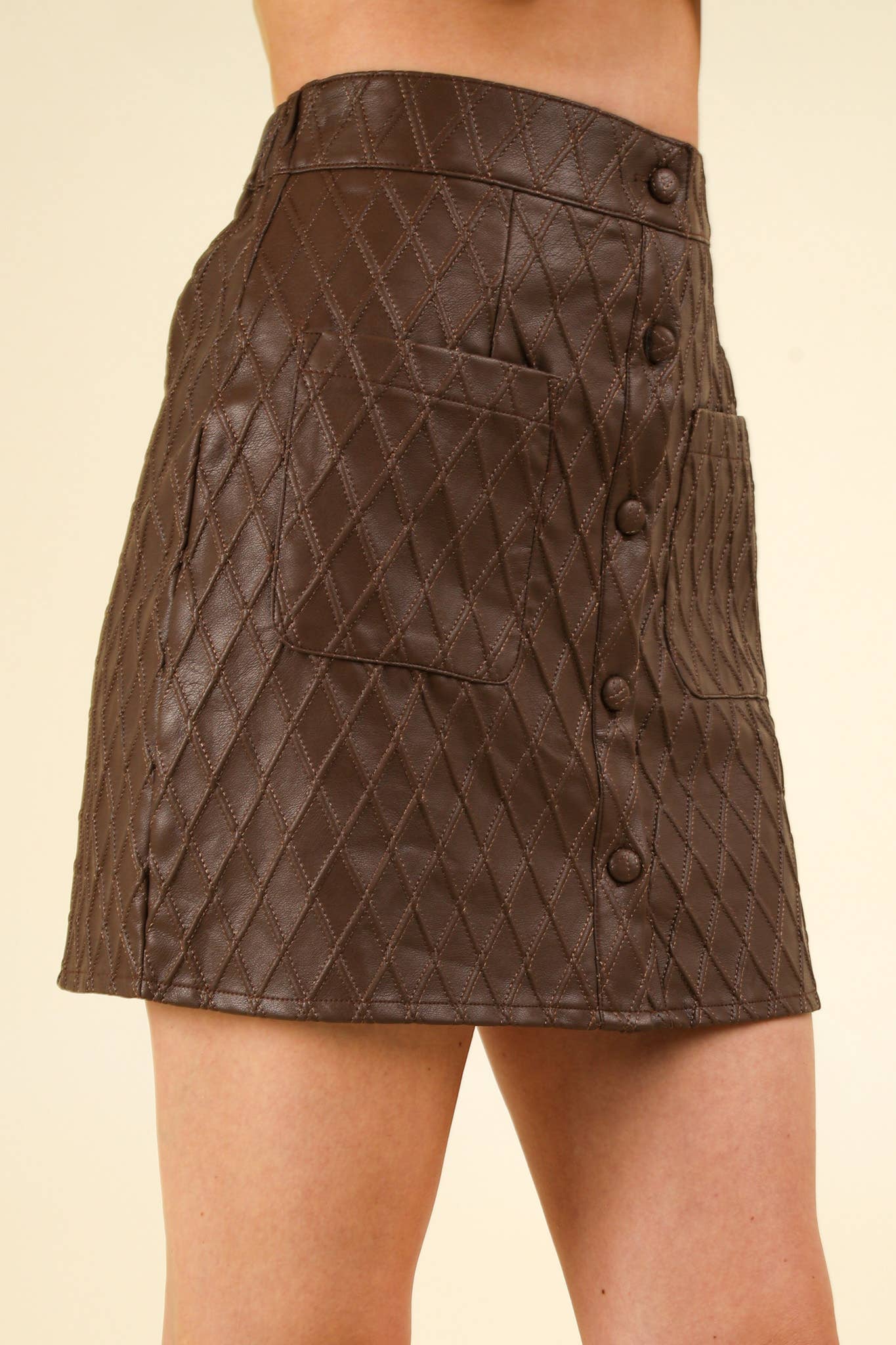 BUTTON DOWN TEXTURE FAUX LEATHER MINI SKIRT