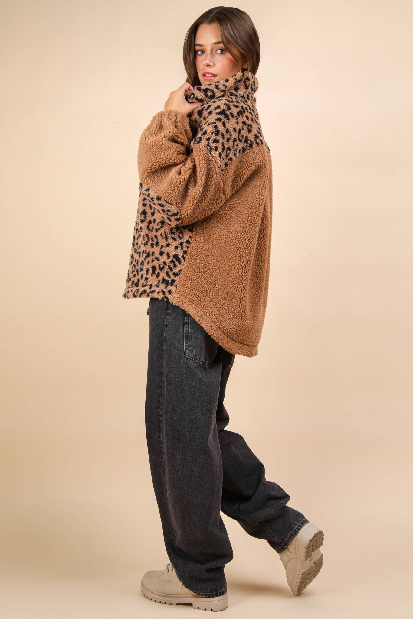 OVERSIZED LEOPARD PRINTED FLEECE JACKET