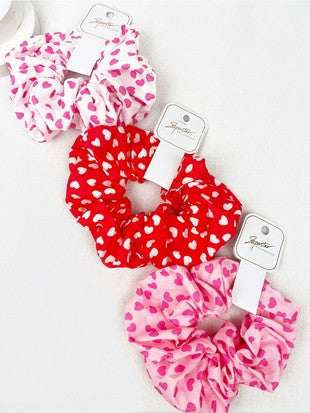 JUMBO HEART SCRUNCHIE