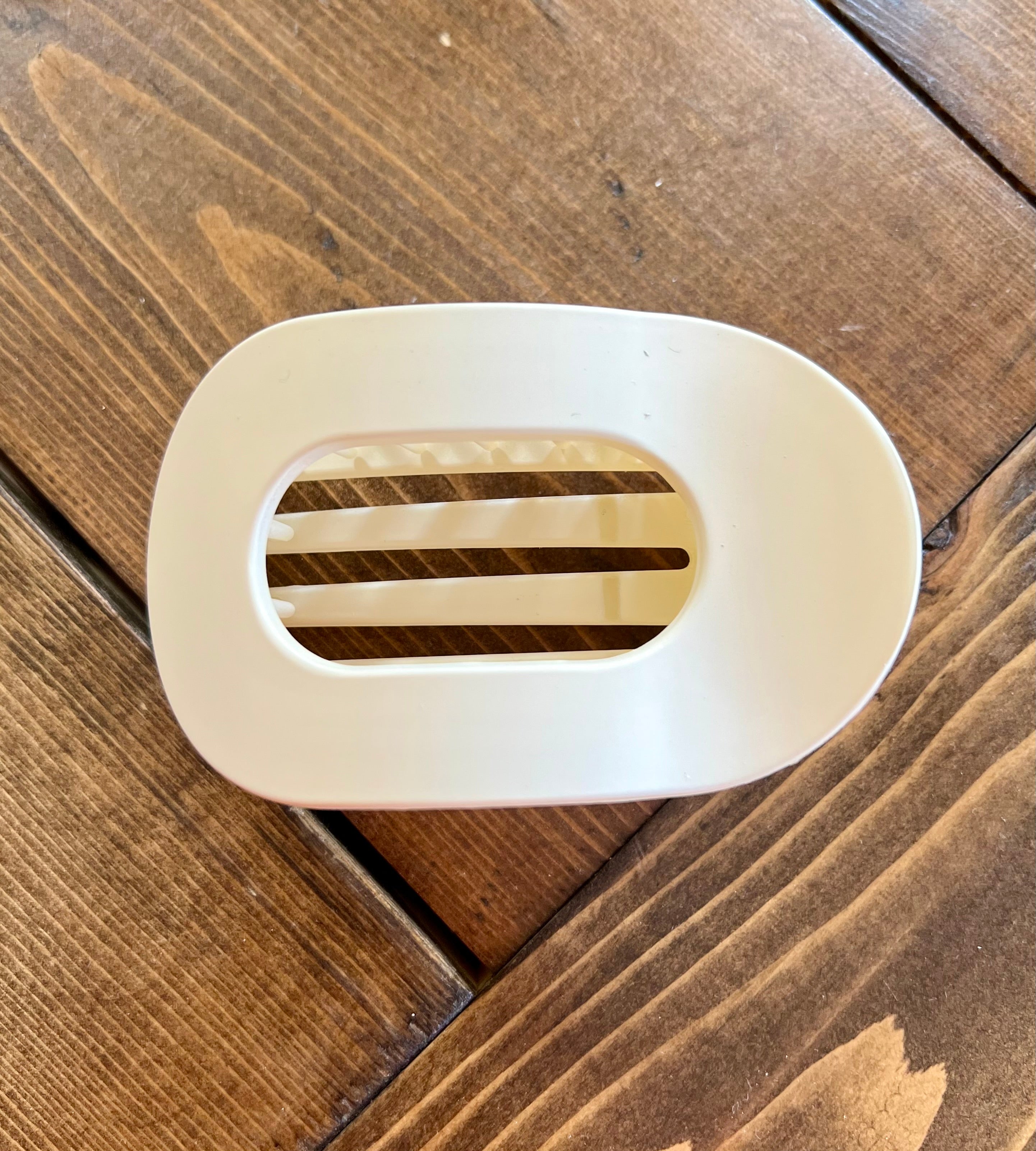Large Flat Lay Oval Hair Clip