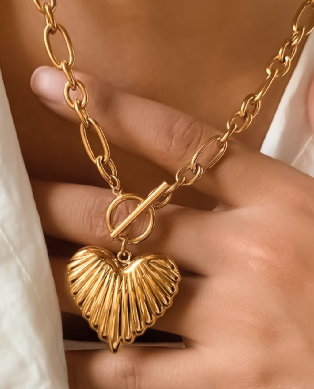 18K NON-TARNISH GOLD CHAIN NECKLACE WITH HEART PENDANT