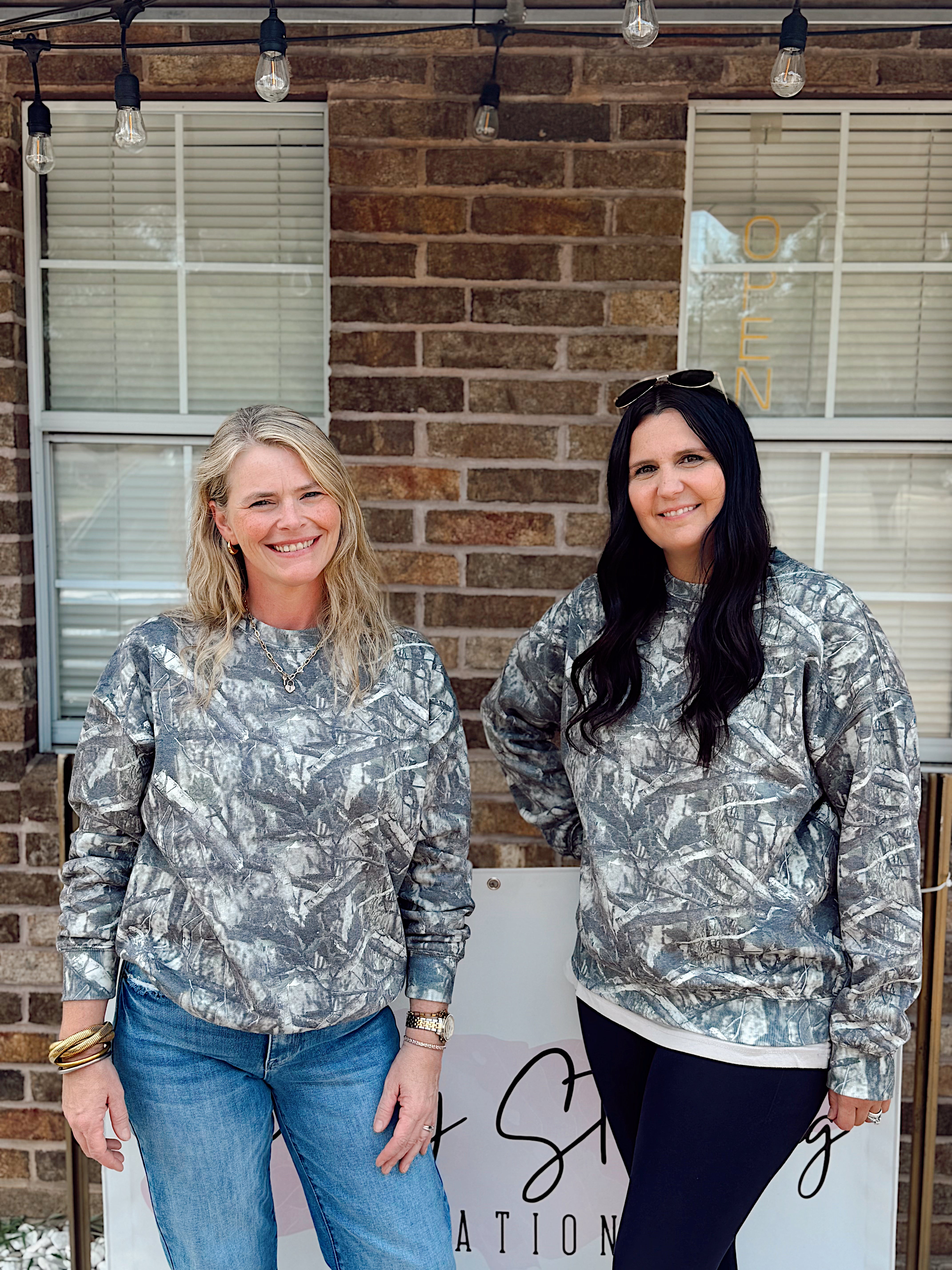 FLEECE CAMO SWEATSHIRT