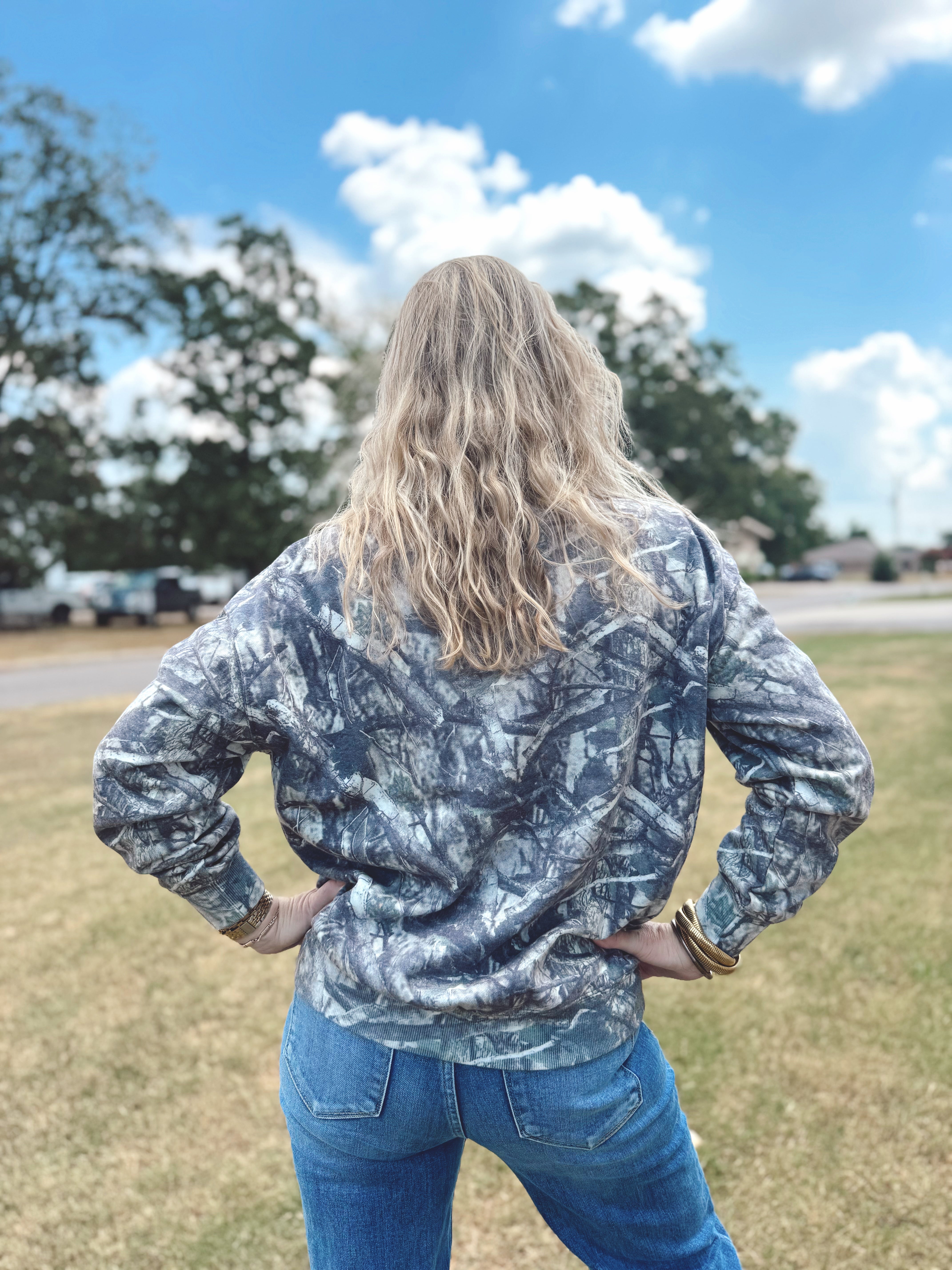 FLEECE CAMO SWEATSHIRT